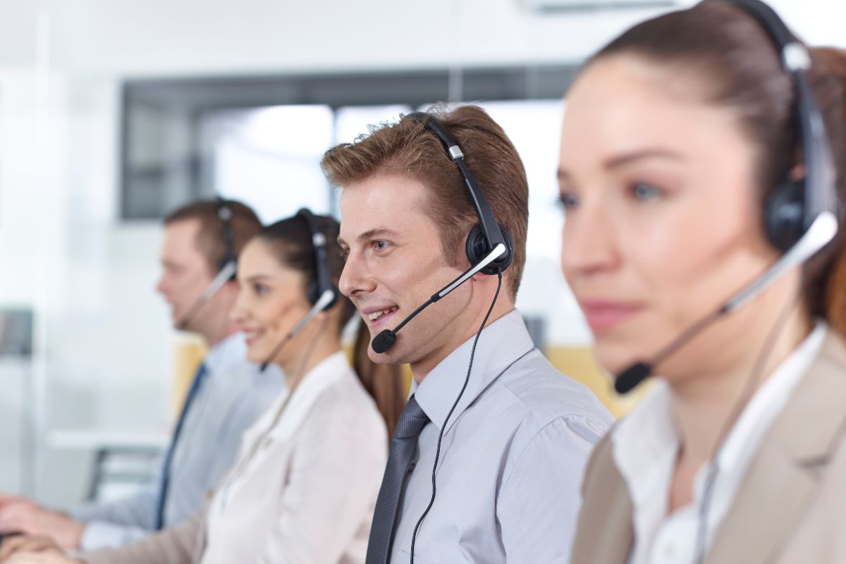 emergency answering service agents